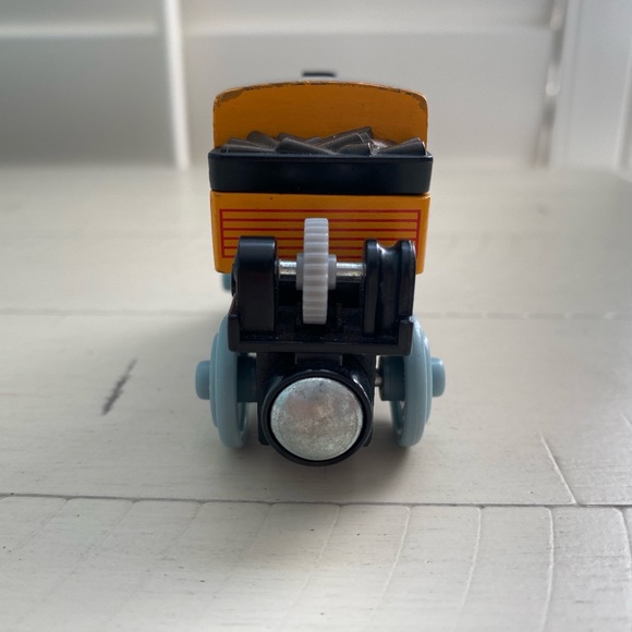 Thomas And Friends Fisher-Price Wooden Railway Bash 2012 - Picture 3 of 6